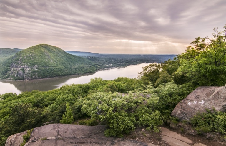 Breakneck Ridge above the Hudson River